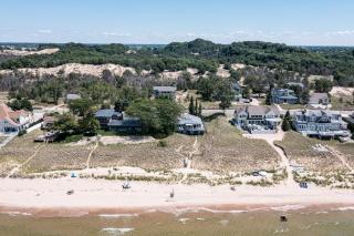 Beachfront cottage on North Shore Grand Haven - Spring Lake - 5