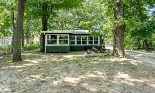 Whiskey Creek Cottage- Private Lake Michigan Beach Frontage - 9