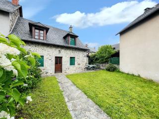 Maison cosy à Lanobre + Jardin - Lanobre - 9
