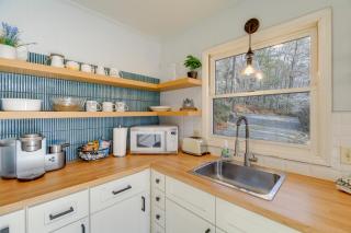 Blue Ridge Mountains Cabin with Community Pool! - 5