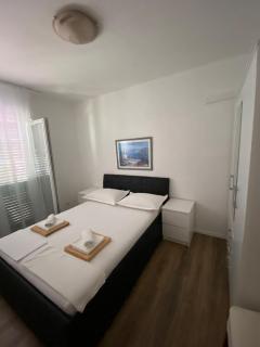 Apartments by the sea Sucuraj, Hvar - 578 - 1