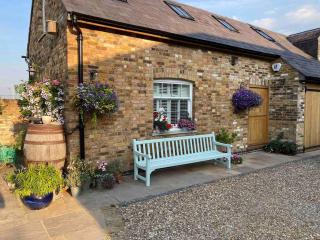 The stable near the business park tube Harry Potter airports - Croxley Green - 0