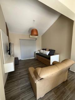 Apart Lucila- Casa equipada, zona residencial 1 dormitorio, asador y pileta - 4