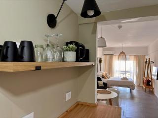 Sobra Av Corrientes - Vista abierta a Paseo la Plaza - 1