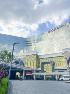 Stunning 2BR across Okada Manila with Sunset View - Manila - 5