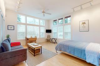 Saratoga Passage Bungalow - 5