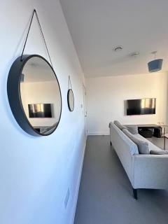 Beautiful 1 Bd Top floor Terraced Apartment - Barking - 8