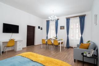 Vaci street Centre Modern APT With 3BRS AC - Budapest - 5