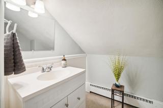 Riverview Farmhouse Style - Iowa City - 3