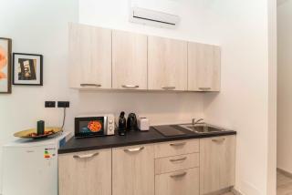 Homely Business 2 - 2