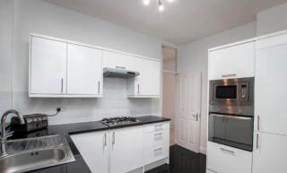 Chelsea Charm radiant 3BR Apartment Elegance - Londra - 4