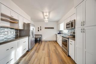 16 Mi to Paint Mines Spacious Simla Home! - - 3