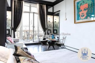 Balcony -View -Champs Elysees - Parijs - 1