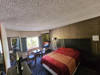 La Mirage - Monmouth Junction - 8