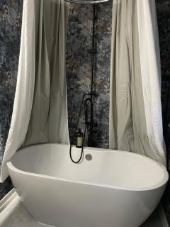 Number 78 Guest house M56 junction 12 located 5 minutes drive from Frodsham Continental breakfast Included Accommodation comprises of Large double bedroom Separate lounge with sky tv Large bathroom with a free standing bath and shower - 5