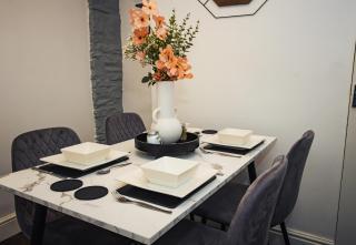 Contractor & Family friendly FREE Parking Central - Norwich - 1