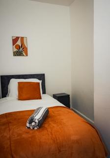 Contractor & Family friendly FREE Parking Central - Norwich - 4