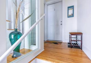 Peaceful Oasis on Munjoy Hill 2nd flr 3BR parking - 7