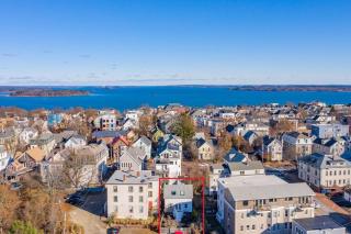 A Peaceful Oasis on Munjoy Hill - 4br2ba House & Parking - Portland - 8
