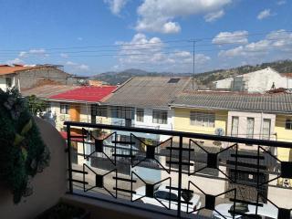 Departamento elegante y amplio con free parking - Cuenca - 2