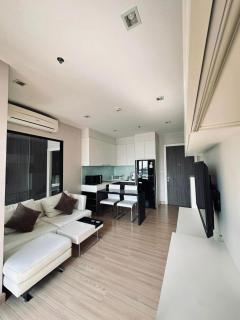 1 Bedroom Condo Pool Gym BTS Cowork Sky - Godown - 2