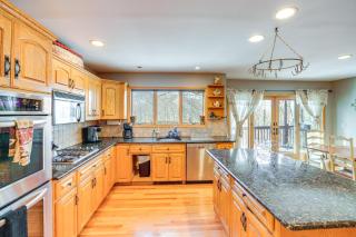 Less Than 1 Mi to Hunter Mtn Spacious Home with Hot Tub! - Lanesville - 9