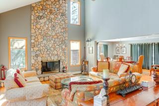 Less Than 1 Mi to Hunter Mtn Spacious Home with Hot Tub! - Lanesville - 8