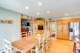 Less Than 1 Mi to Hunter Mtn Spacious Home with Hot Tub! - Lanesville - 1