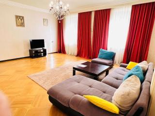 Elegant Nice Apartment In the Very Center, By Opera and Cascade - 4