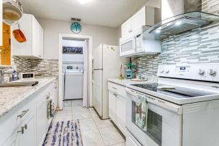 Pet-Friendly Port Charlotte Home 6 Mi to Beach! - Yonkers - 2
