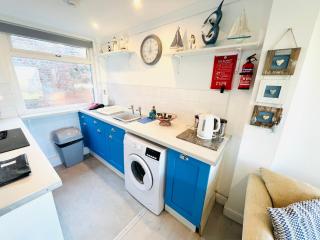 2 Bedroom Chalet SB88, Sandown, Isle of Wight, Dog Friendly - 1