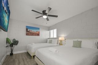 Cozy Modern 2B2B with Free Parking - Scottsdale - 0