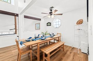 Near the Beach and Accommodates 13 Comfortably - Freeport - 3