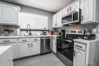 Serene Stays for You & Family Perfect StarVacatio - Las Vegas - 2