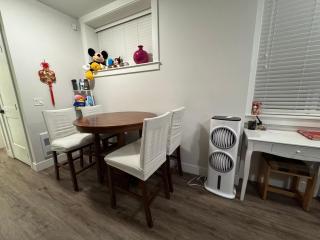 Modern 2BR Suite Near Morgan Creek & White Rock - 2