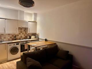 Dorchester Central Double Bedroom Apartment - 1
