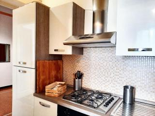 Charming Apartment in Genova with Private Parking, 70 sqm - Genova - 0