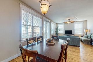 Beach Retreat - Galveston - 4
