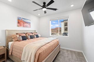 The Desert Haven-Rooftop Hot Tub & Game Room - 8