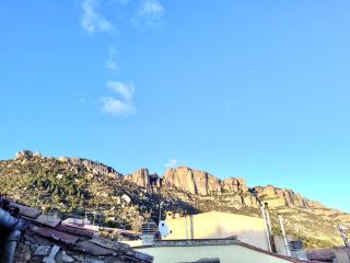 Montsant Wine House with Mountain Views - La Morera de Montsant - 0