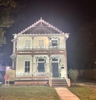 Cedar Street Retreat A Central Downtown - 4