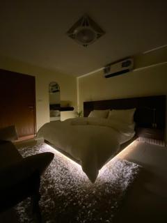 Skyluxe 2 Chic 1Bedroom w Rooftop Club N Pool Access - Islamabad - 0