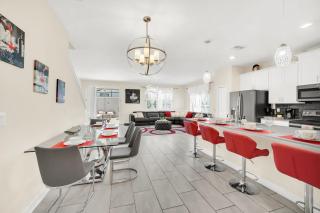 Mins to Disney Free Lazy River in Water Park - 2