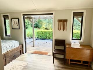 Two Off Grid Country Cabins 1 Double Bed in Each - Waitoki - 4