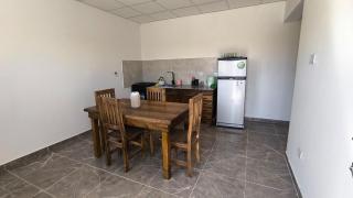 Depto en planta baja muy comodo hasta 4 personas con Aire acondicionado - Choele Choel - 2