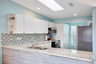 Charming Bungalow with Pool Steps to Beach - Sanibel - 6