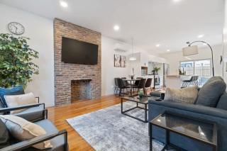 Pet Friendly 3 Bdrm House with Private Yard - 0