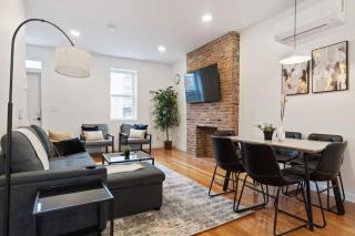 Pet Friendly 3 Bdrm House with Private Yard - 8