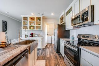 Lovely Broken Bow Cottage with Hot Tub and Fire Pit! - Broken Bow - 3