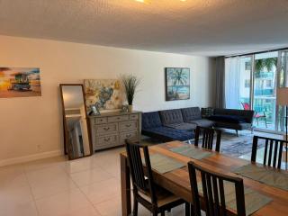 Ocean front 1 bedroom in Tropical Paradise - Hollywood - 9